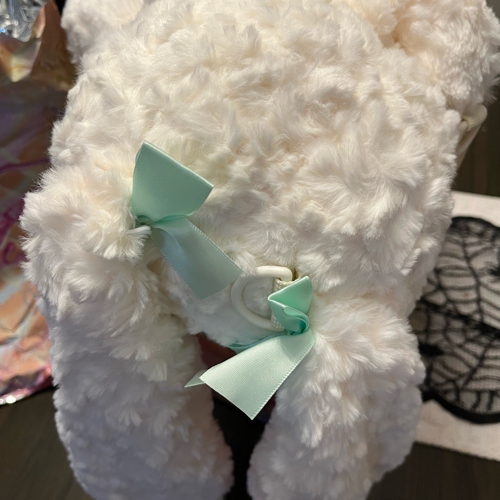 400% Baby Three Plush Toy is a 400% huggable backpack - Picture 7 of 13